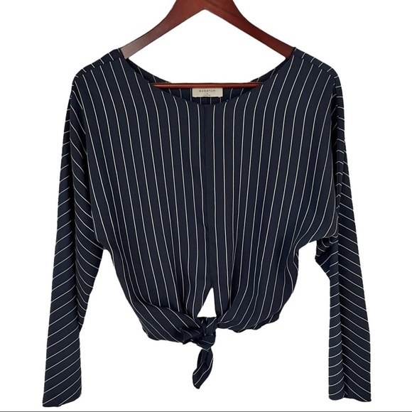 BABATON front tie Blouse - Picture 6 of 12